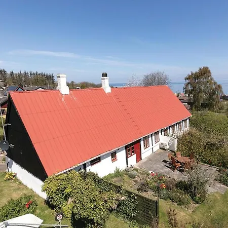 別荘 3 Bedroom Cozy In
